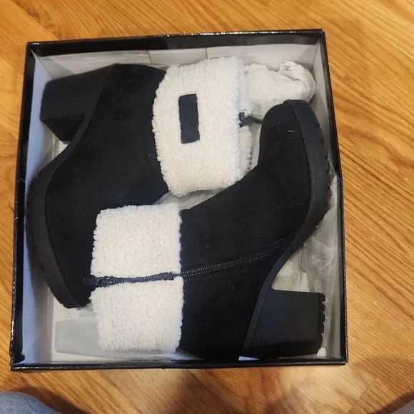 ☀️ Pierre Dumas Skye-3 Black booties. Size 7 - Picture 2 of 5